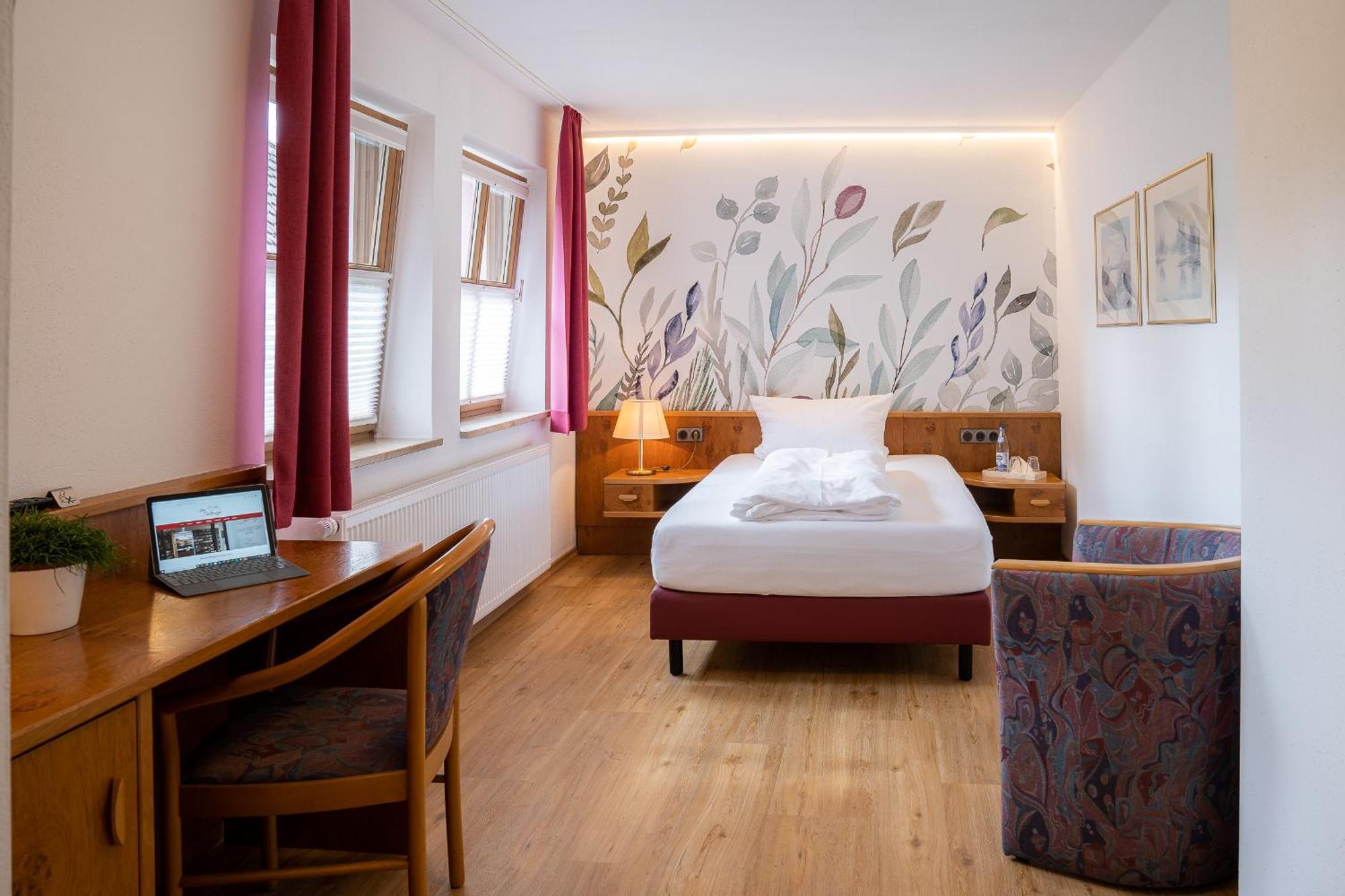 Zum Dallmayr Hotel Garni Berching Exterior foto